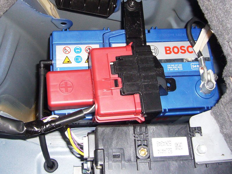 Abdeckung 12V-Batterie entfernen - PRIUSforum