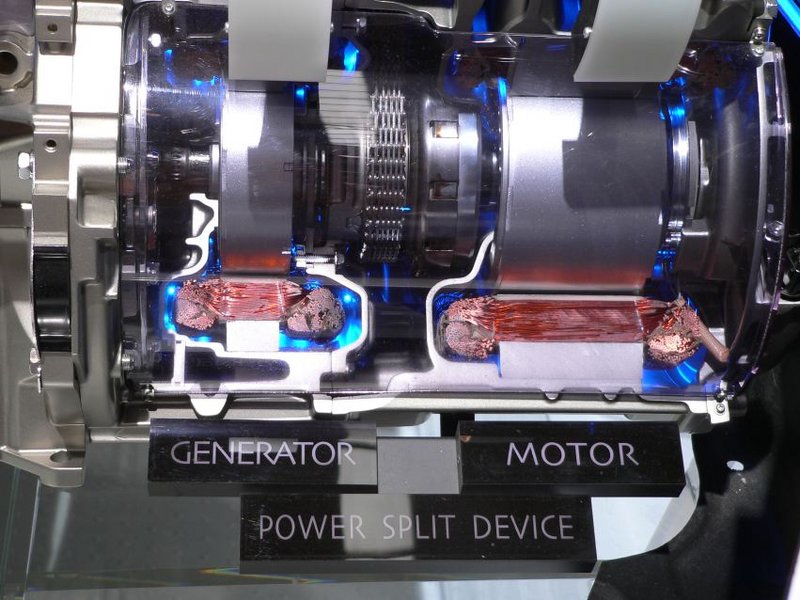 Datei:P2 schnitt powertrain.jpg